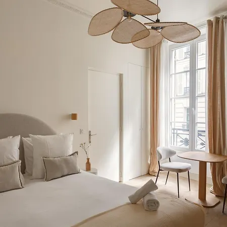 The Liberty Beige Montmartre Parigi